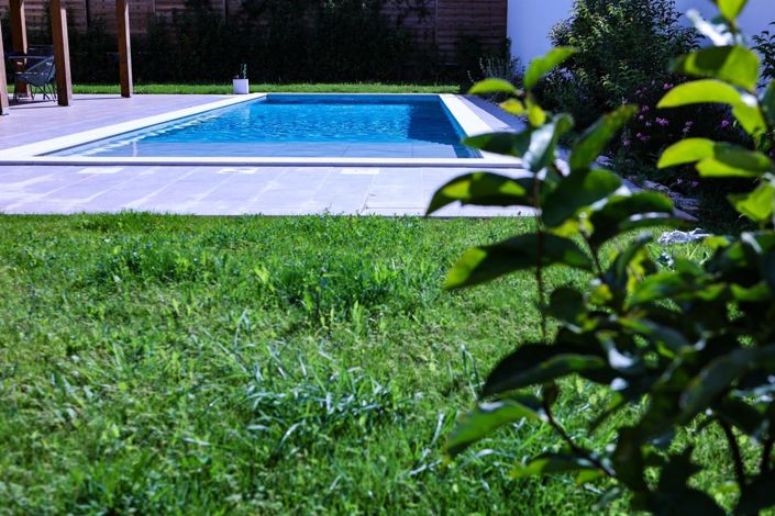 Image No.15-5 Bed Property for sale