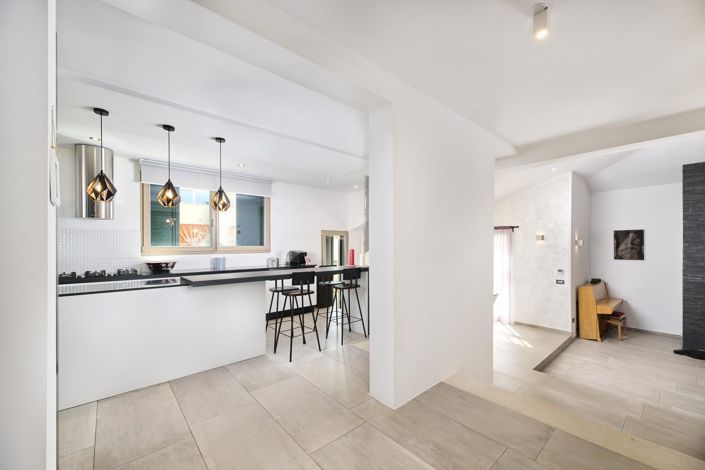 Image No.18-5 Bed Property for sale