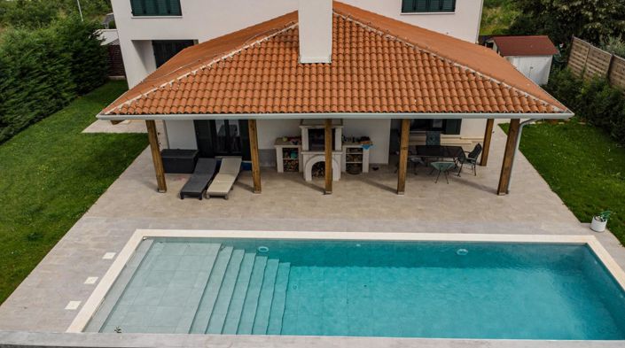 Image No.6-5 Bed Property for sale