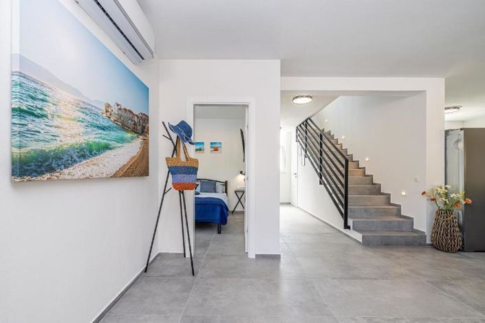 Image No.8-4 Bed Property for sale