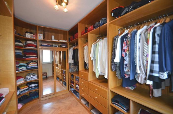 Image No.23-3 Bed Property for sale