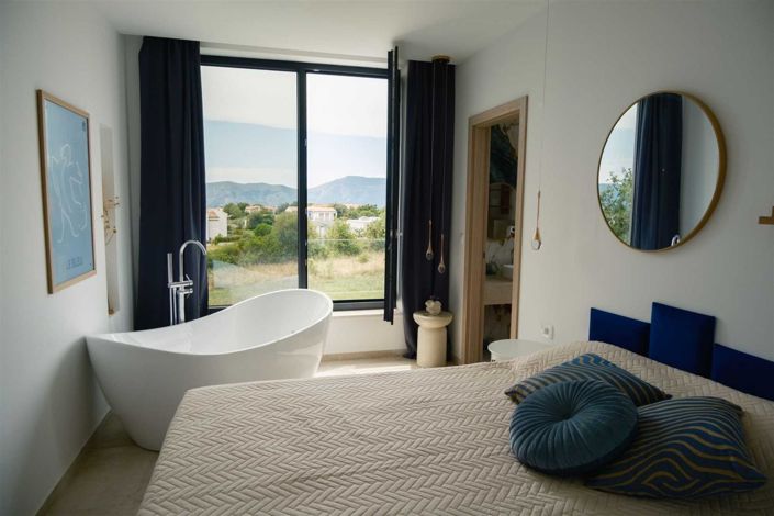 Image No.6-4 Bed Property for sale