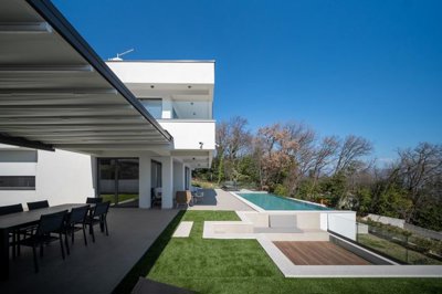 154686-584082