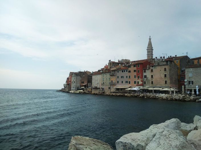 Image No.11-17 Bed Property for sale