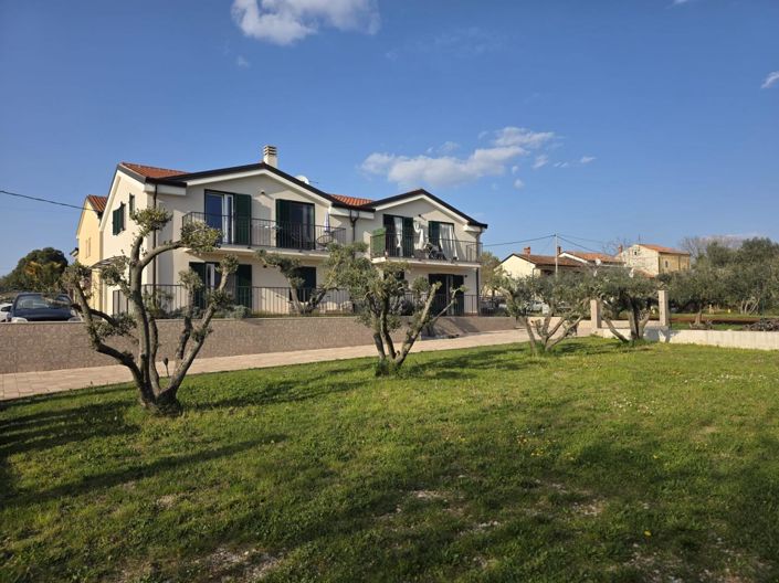 Image No.3-Propriété de 8 chambres à vendre à Umag