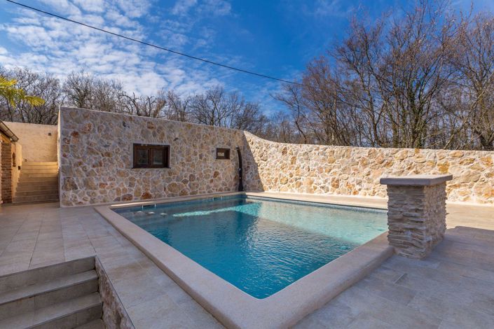 Image No.15-3 Bed Property for sale