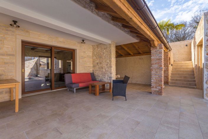 Image No.17-3 Bed Property for sale