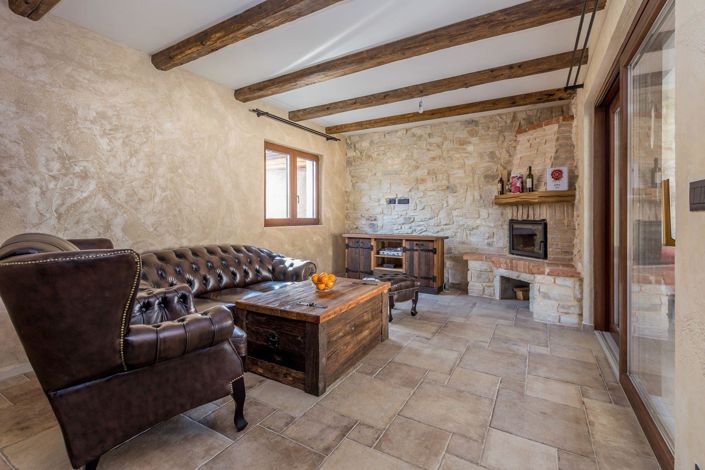 Image No.18-3 Bed Property for sale