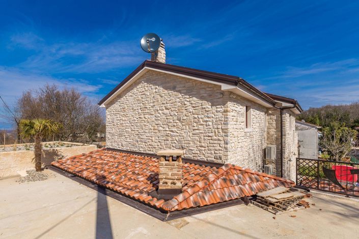 Image No.23-3 Bed Property for sale