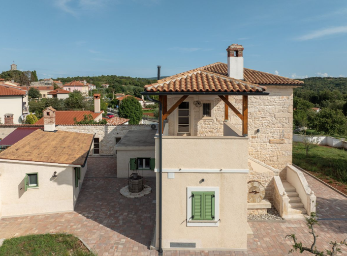 Image No.4-4 Bed Property for sale