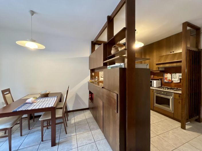 Image No.14-6 Bed Property for sale