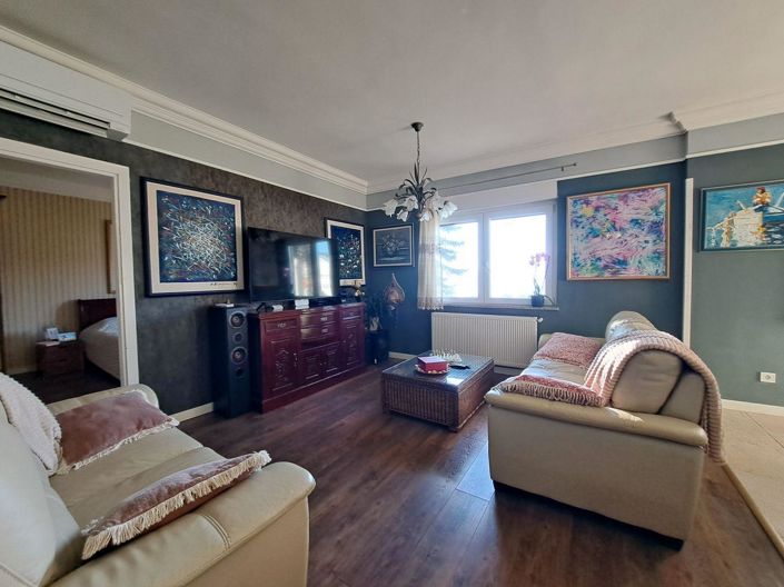 Image No.11-4 Bed Property for sale