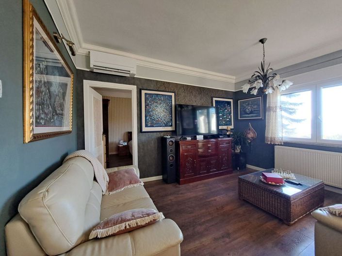 Image No.12-4 Bed Property for sale