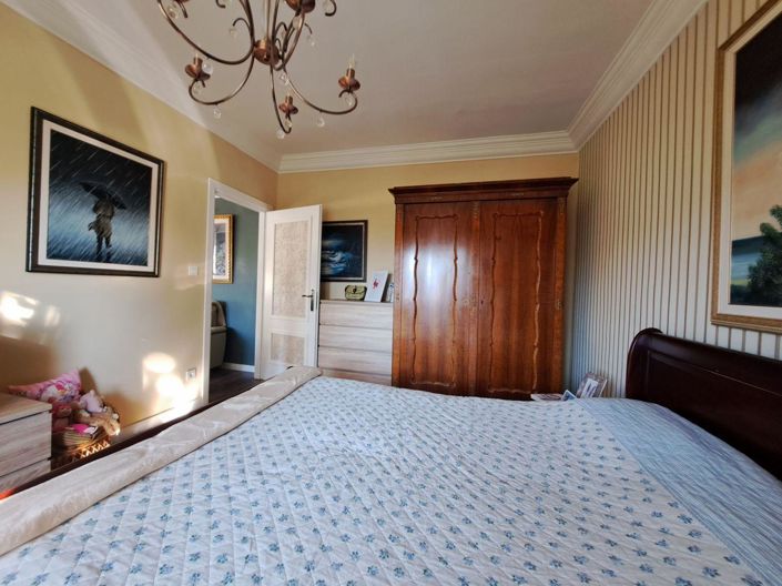 Image No.16-4 Bed Property for sale