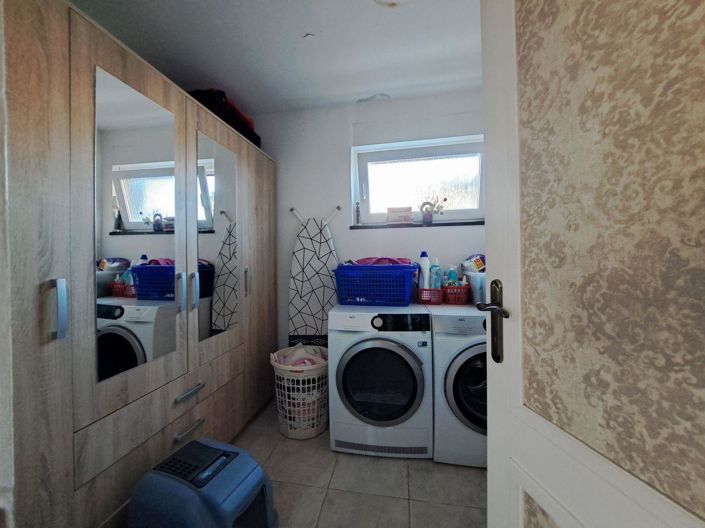 Image No.20-4 Bed Property for sale