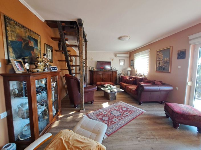 Image No.23-4 Bed Property for sale