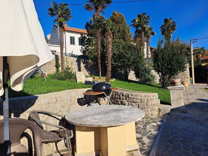 Image No.5-4 Bed Property for sale