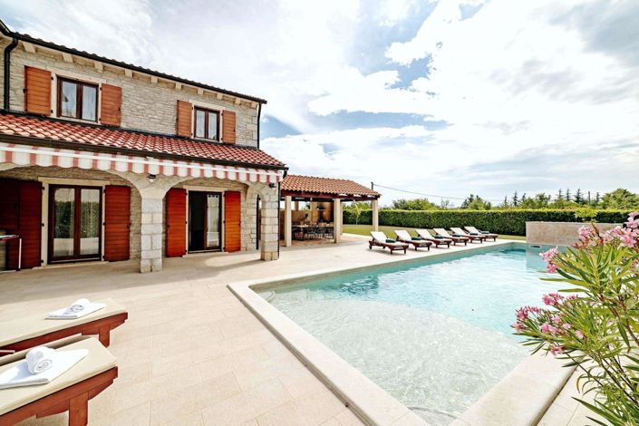 Image No.2-Propriété de 4 chambres à vendre à Višnjan