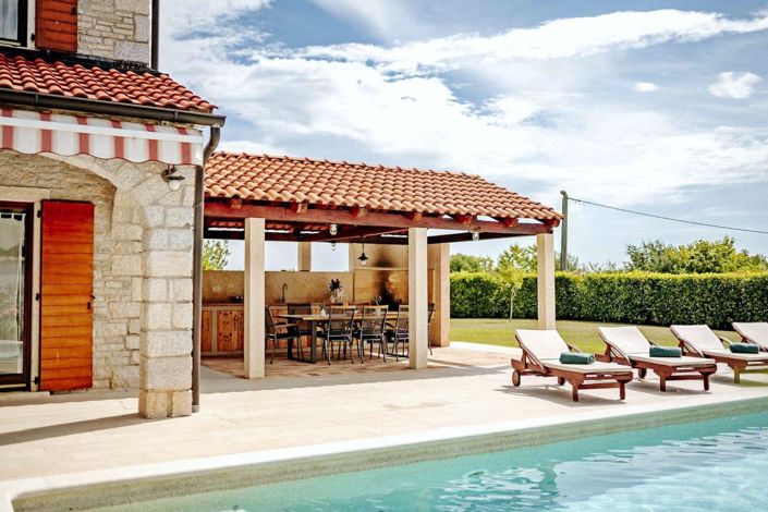 Image No.4-4 Bed Property for sale