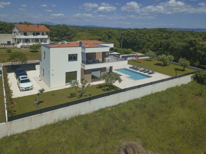 Image No.7-3 Bed Property for sale