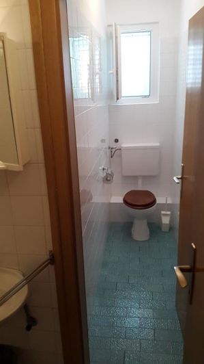 Image No.10-7 Bed Property for sale