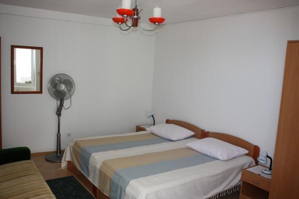 Image No.24-7 Bed Property for sale