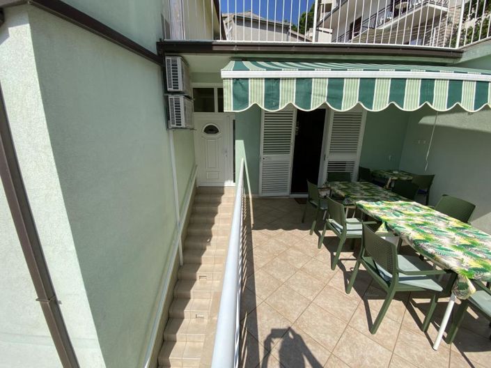 Image No.8-7 Bed Property for sale