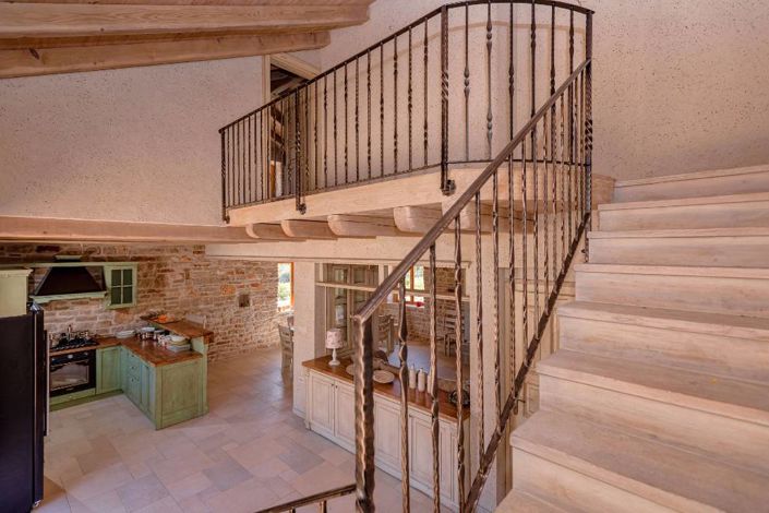 Image No.12-5 Bed Property for sale