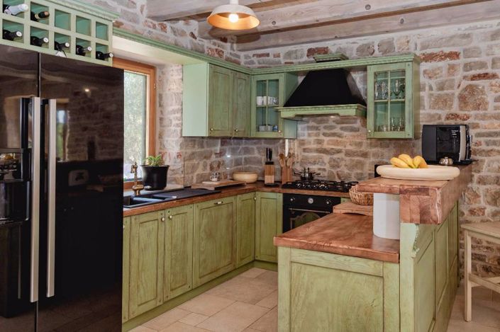 Image No.9-5 Bed Property for sale