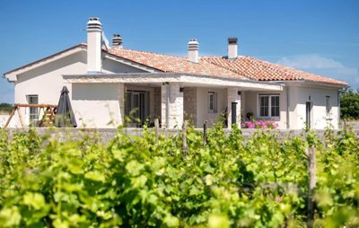 1 - Marcana, Property