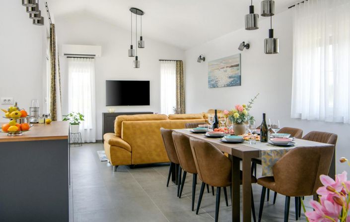 Image No.14-3 Bed Property for sale