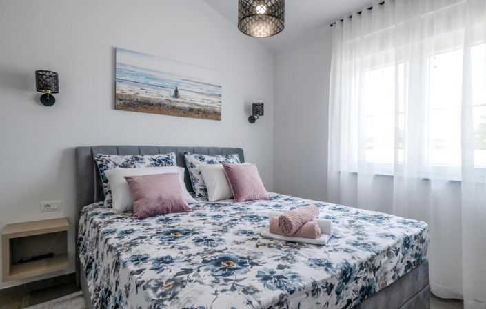 Image No.21-3 Bed Property for sale