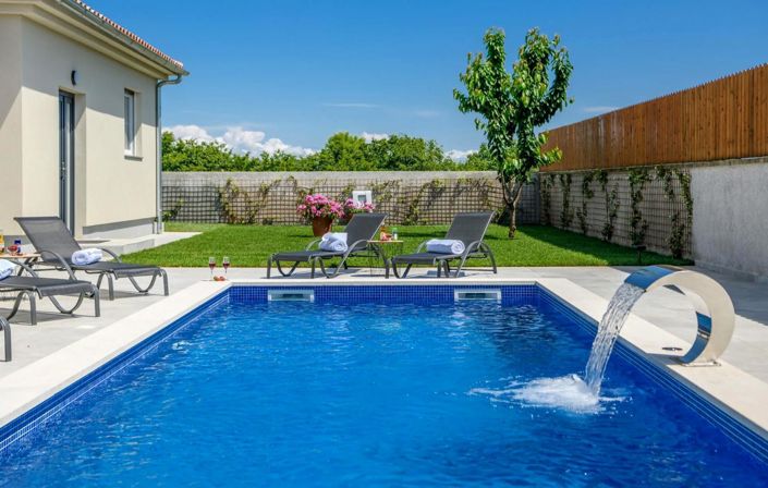 Image No.4-3 Bed Property for sale