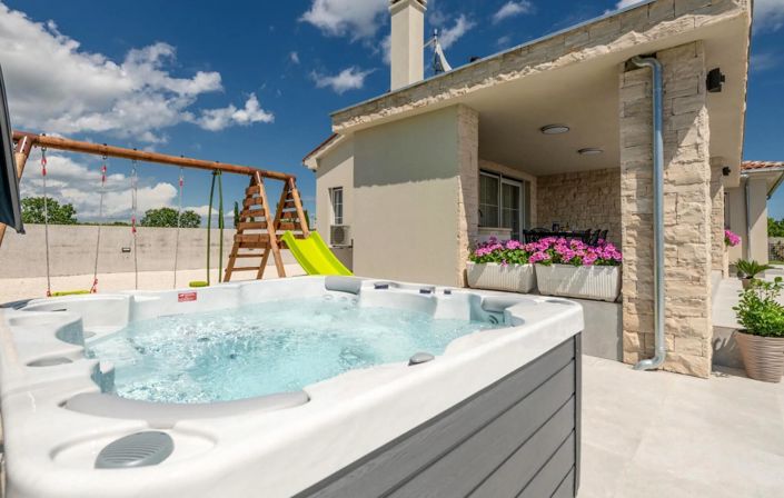 Image No.7-3 Bed Property for sale