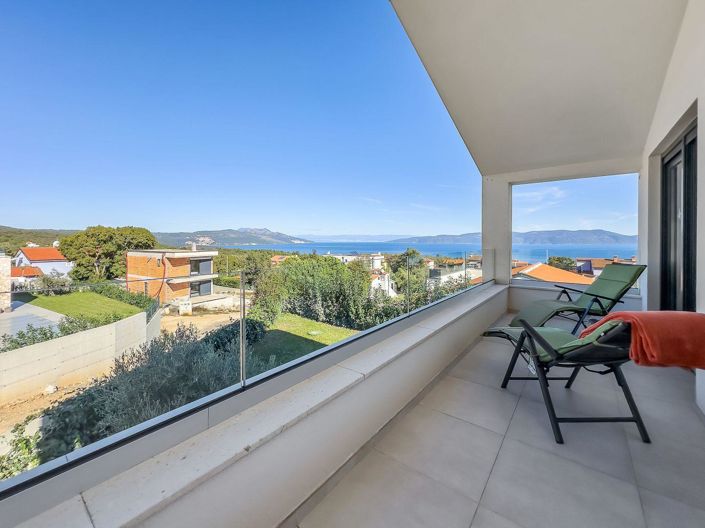 Image No.18-3 Bed Property for sale