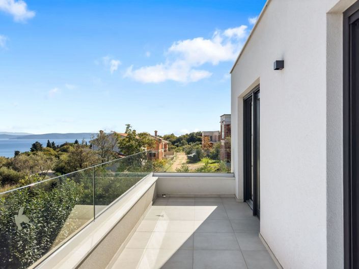 Image No.22-3 Bed Property for sale