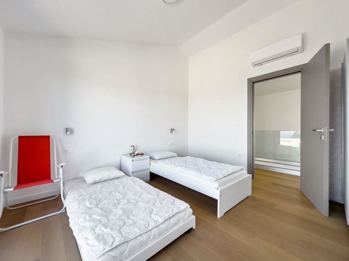 Image No.24-3 Bed Property for sale