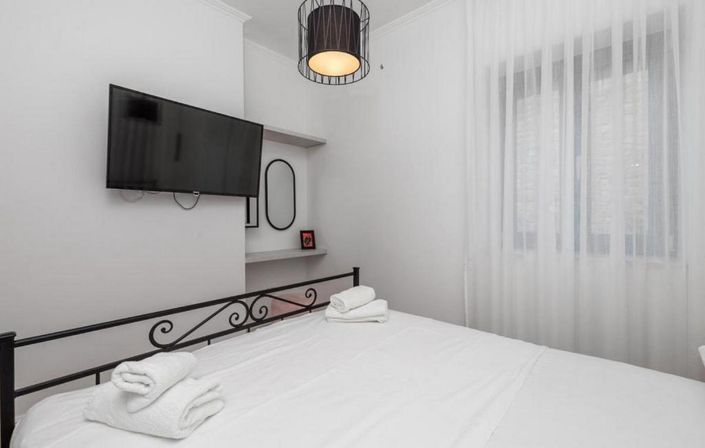 Image No.22-4 Bed Property for sale