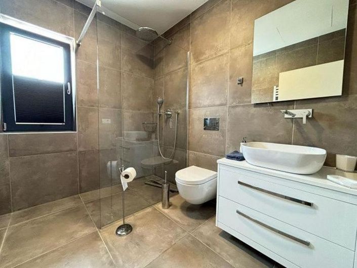 Image No.25-Propriété de 4 chambres à vendre à Novalja