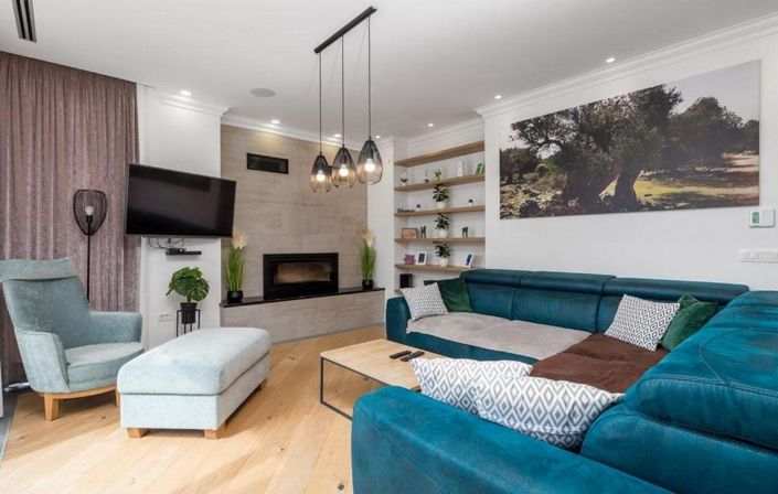 Image No.6-4 Bed Property for sale