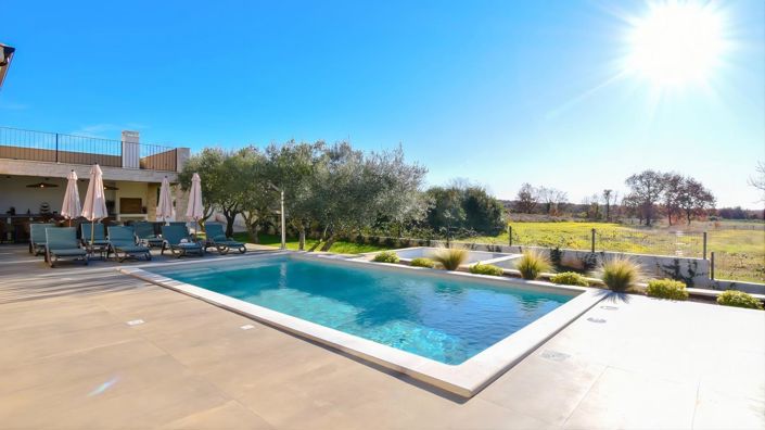 Image No.7-Propriété de 4 chambres à vendre à Porec