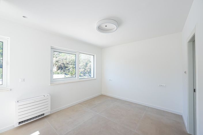 Image No.16-4 Bed Property for sale