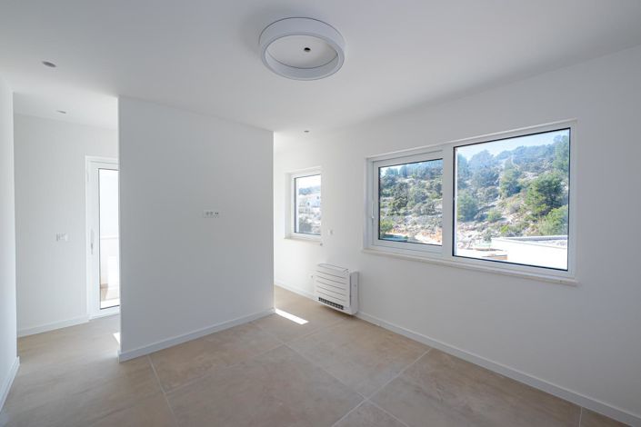 Image No.18-4 Bed Property for sale