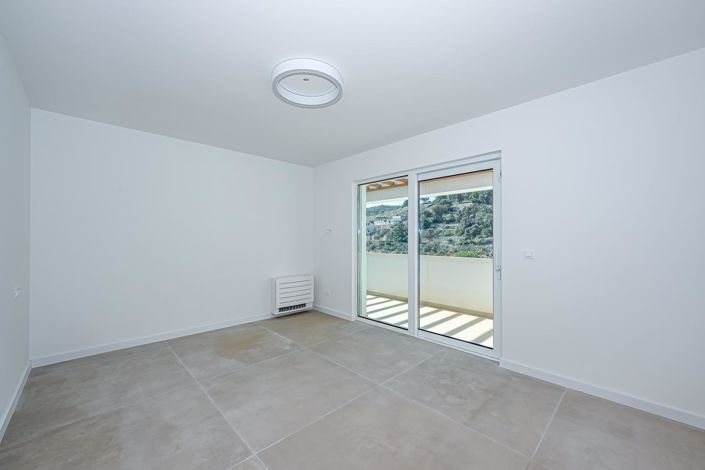Image No.22-4 Bed Property for sale
