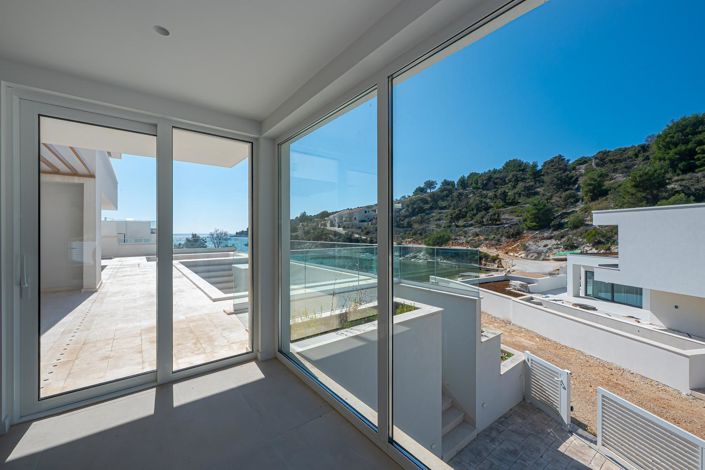 Image No.6-4 Bed Property for sale