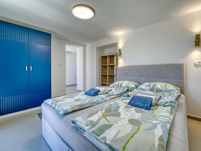 Image No.23-4 Bed Property for sale