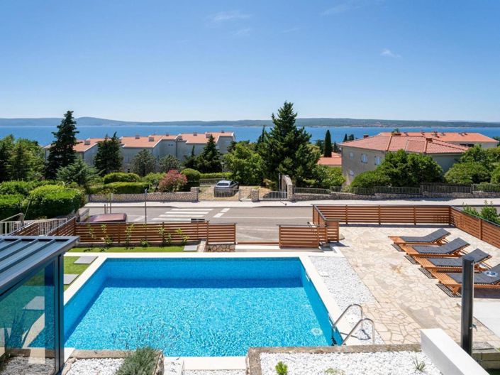 Image No.8-4 Bed Property for sale