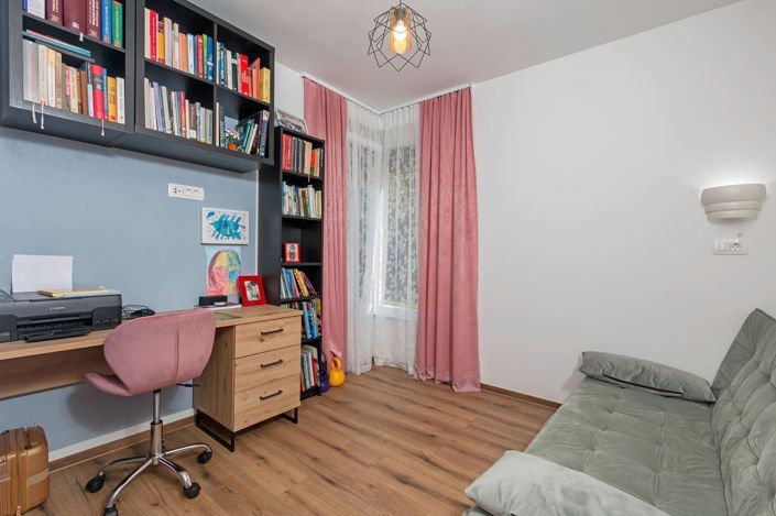 Image No.13-Propriété de 4 chambres à vendre à Šegotici