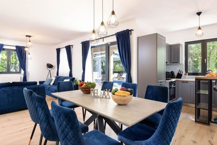 Image No.10-Propriété de 4 chambres à vendre à Labin