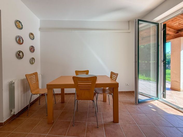 Image No.16-Propriété de 6 chambres à vendre à Banjole